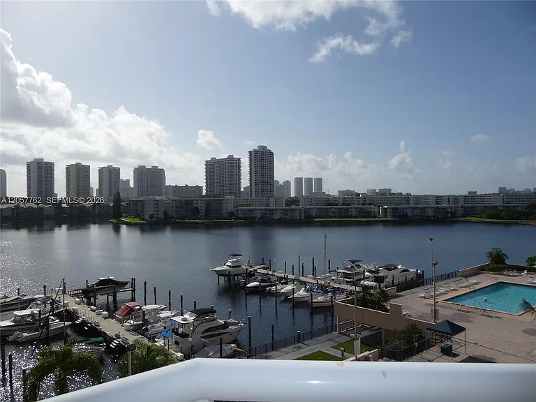 18071 Biscayne Blvd #603 — Photo 23