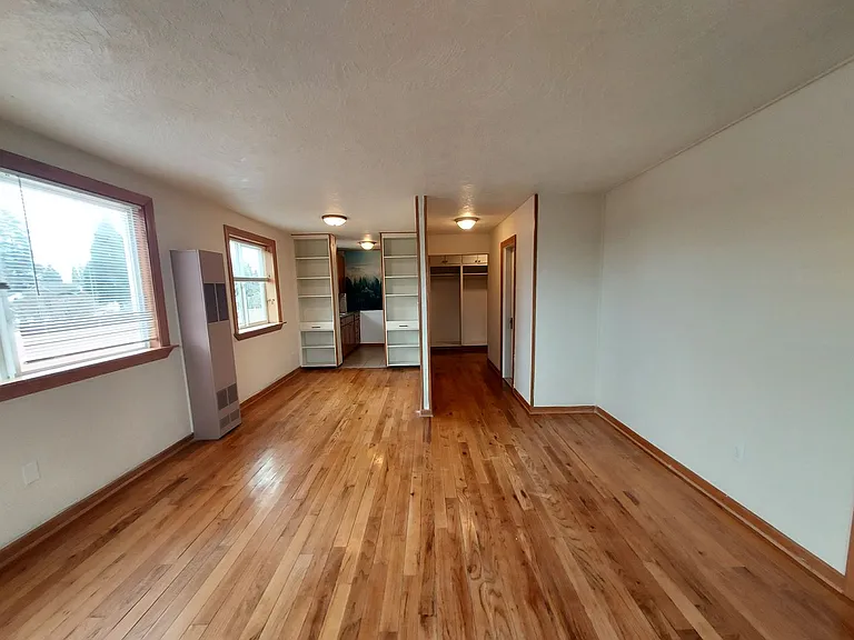 1204 S Proctor St — Photo 9