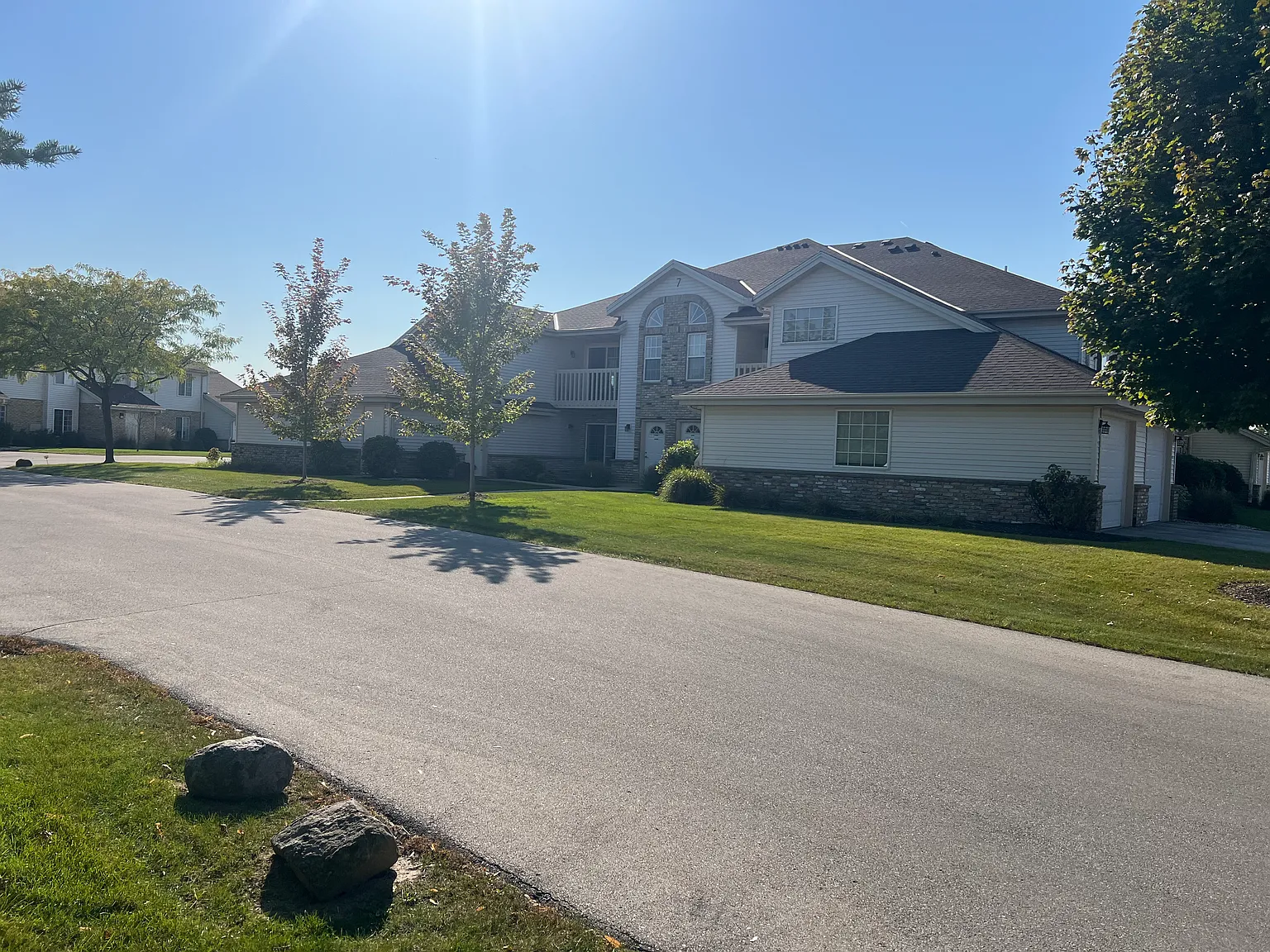 2 bed, $1,375 — Photo 2