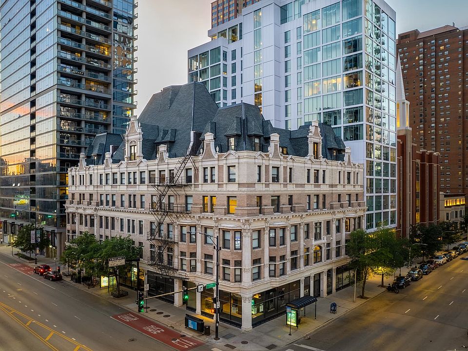 1st image of 107 W Chicago Ave #404