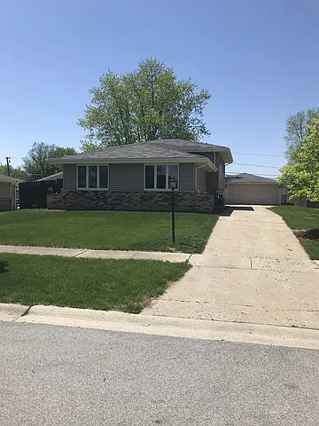 17012 Sycamore Ln photo 1
