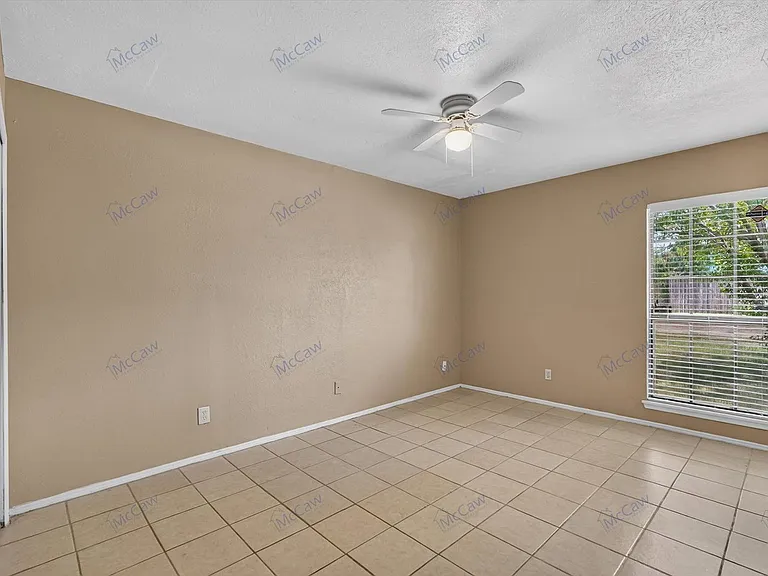 521 Weaver St — Photo 14