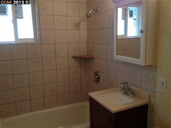 5th image of 949 Douglas Dr