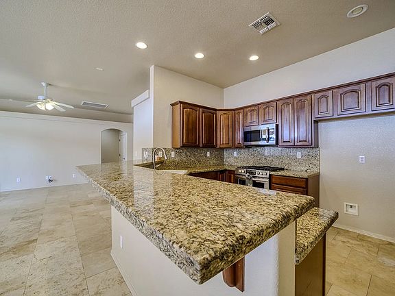 3rd image of 1009 Heritage Dr