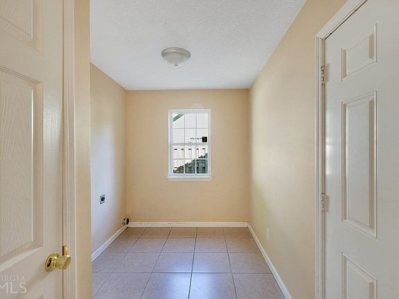 4th image of 225 W Sherard Avenue