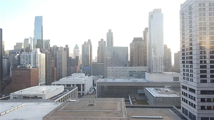 Rented by R New York | media 21
