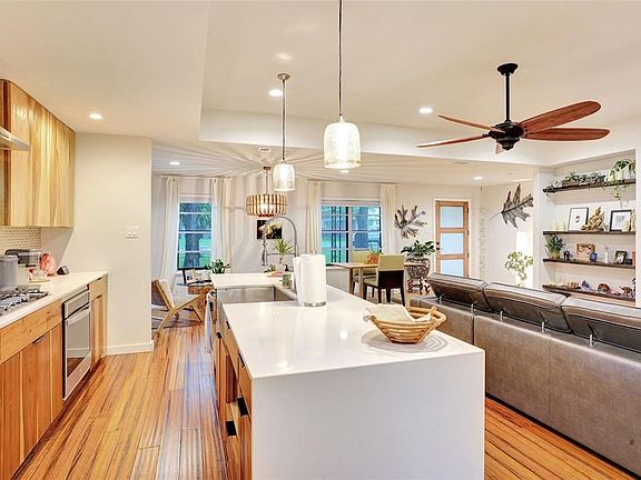 5th image of 2745 Southwood Dr