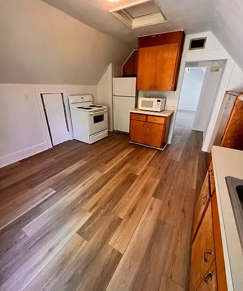 1024 Hayes Ave #2 — Photo 1