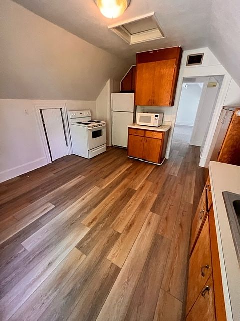 1st image of 1024 Hayes Ave #2