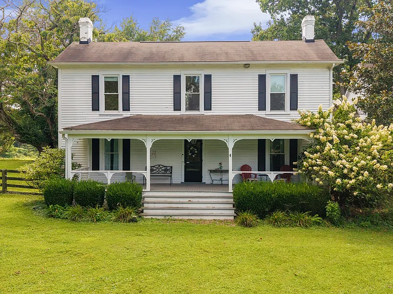 5820 Chamberlain Ln — Photo 17