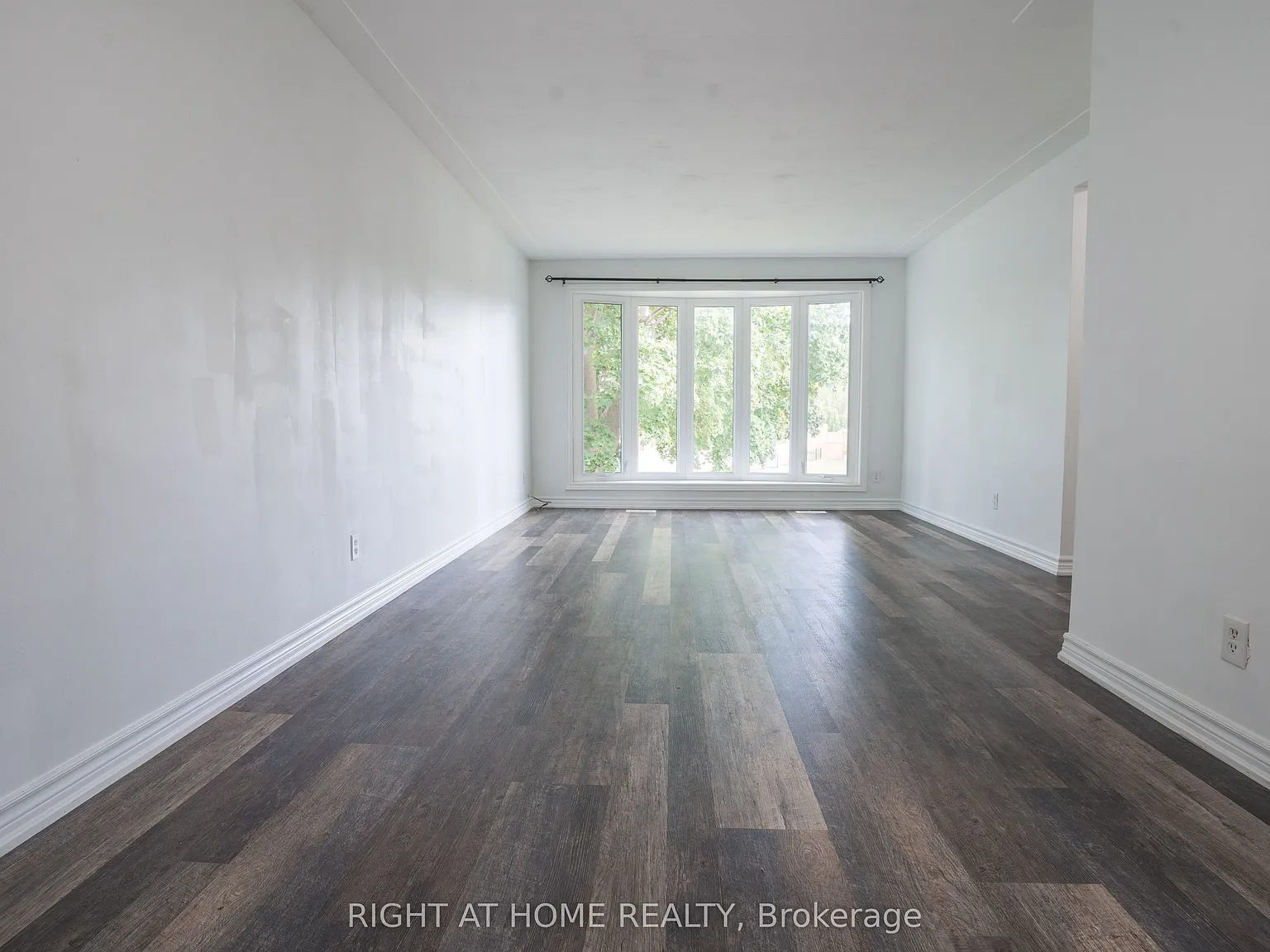 3 bed, $2,300 — Photo 4