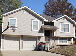 15530 Elm St, Basehor, KS 66007