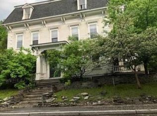 61 Central St, Woodstock, VT 05091