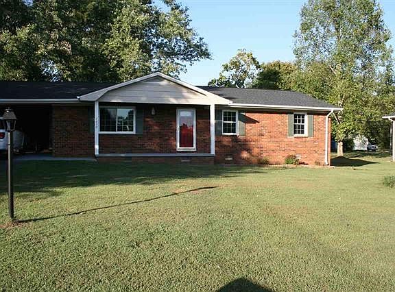3rd image of 2830 Orchid Dr NW