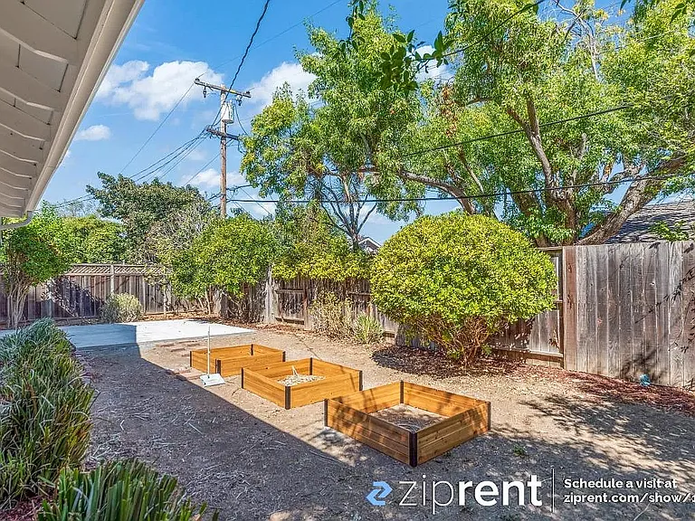 4559 Piper Dr — Photo 21