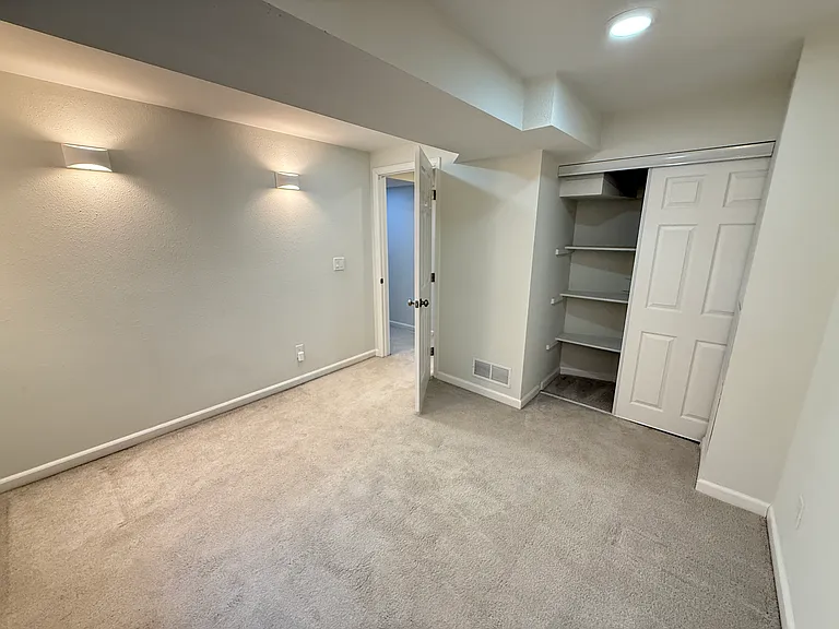 579 W Arrowhead St — Photo 25