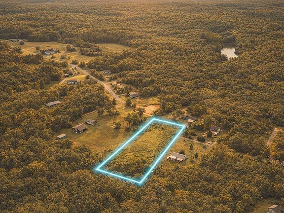 3rd image of 114 Lucille Dr