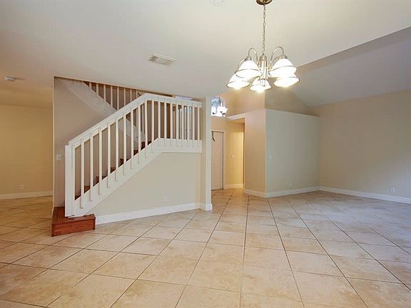 3rd image of 3355 SW 49th St
