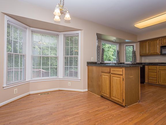 5th image of 3205 Aquia Dr