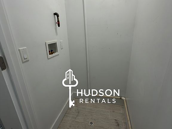4th image of 407 W Side Ave #2A