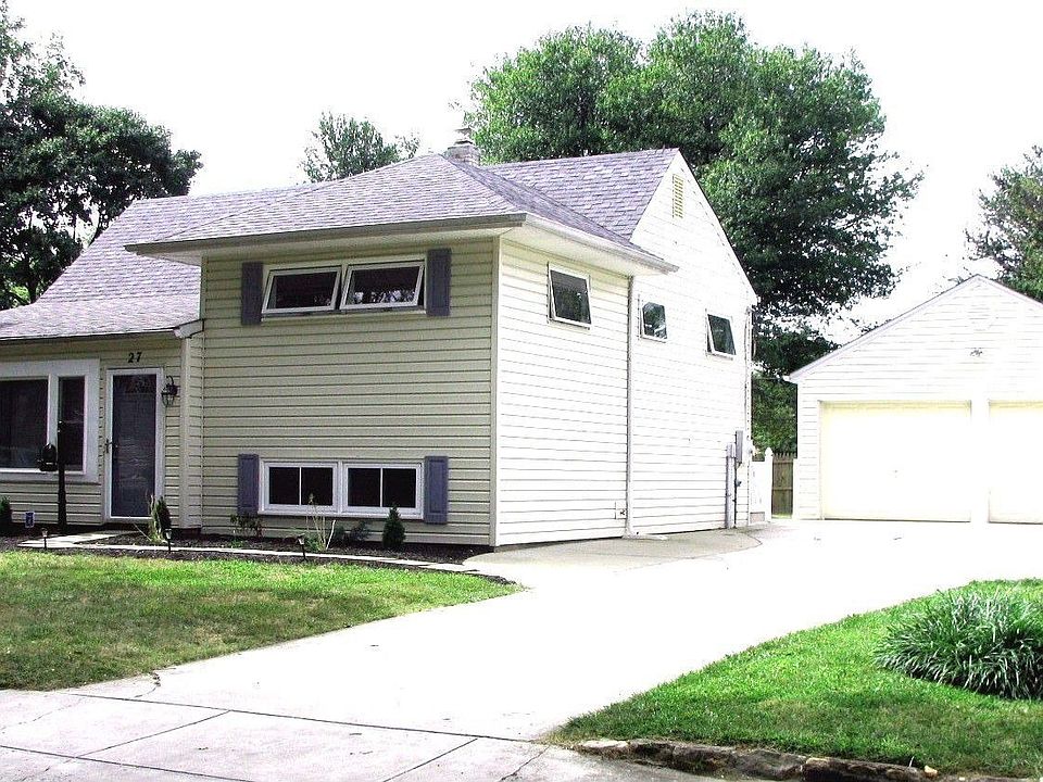 Spacious Home w/Detached 2-Car Garage