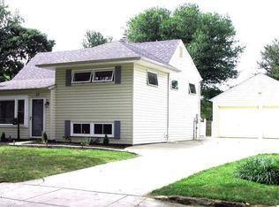 27 Matthews Rd, Newark, DE 19713