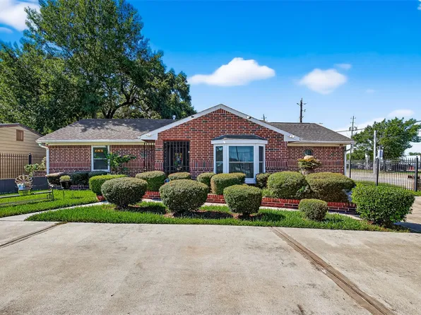 5102 Cortelyou Ln, Houston, TX 77021