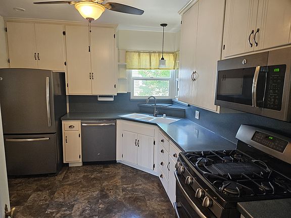 Large kitchen, lots of storage