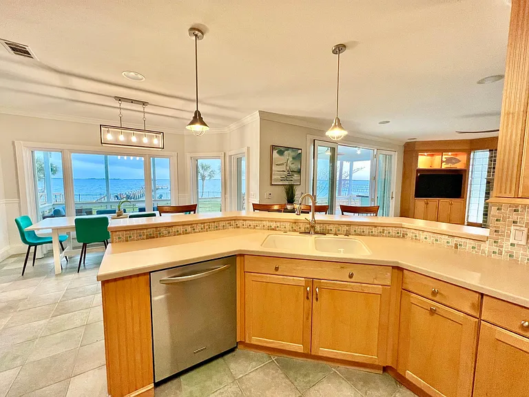 2036 Pritchard Point Dr — Photo 8