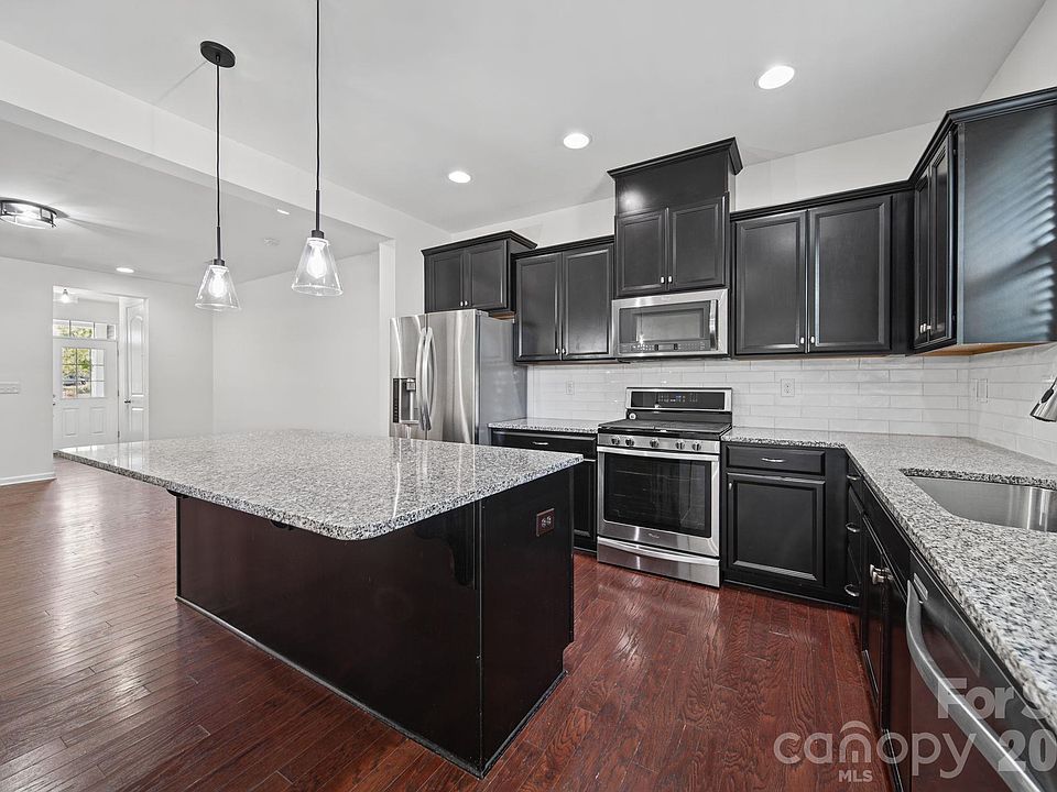 1st image of 1108 Roderick Dr