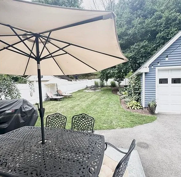 20 Colonial Rd — Photo 26