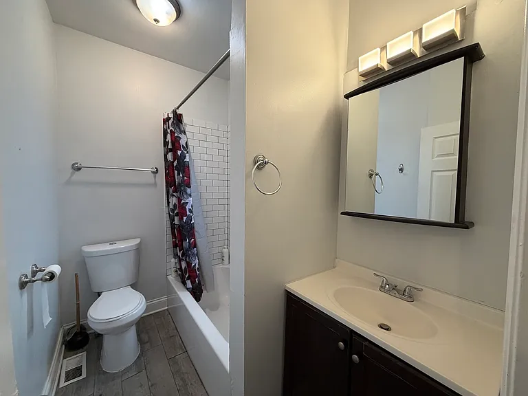 3614 W George St #2R — Photo 11