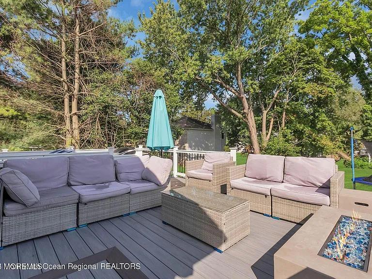 373 W Park Ave — Photo 18