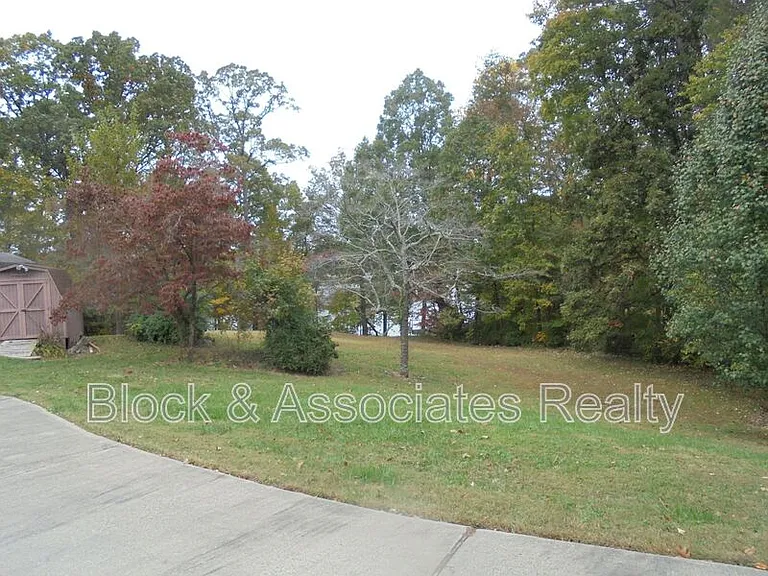 2314 Dover Pl — Photo 3