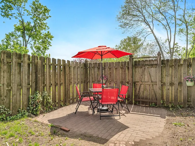 208 Princess Anne St — Photo 41