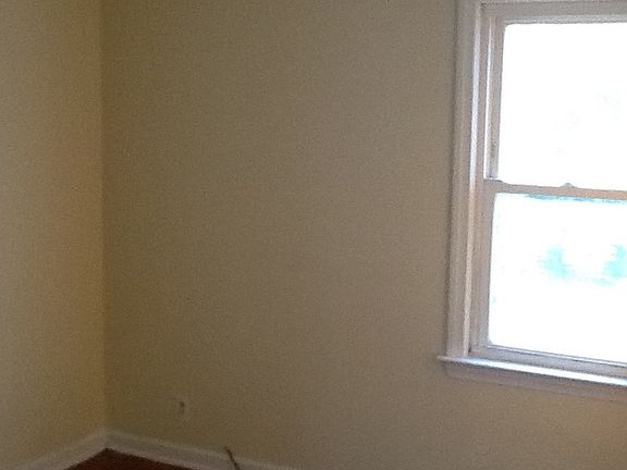 4th image of 652 Lurie Ave