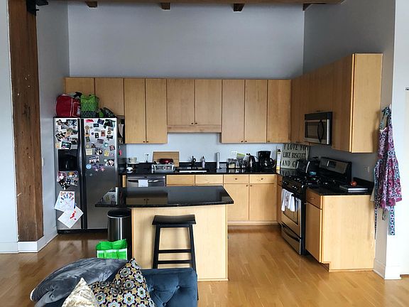 4th image of 770 W Gladys Ave #607