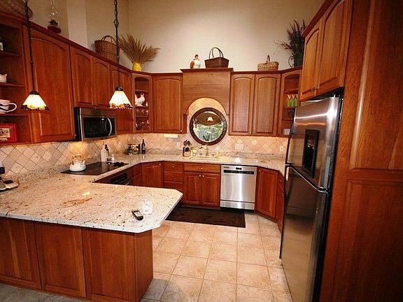 4th image of 1827 E Rockwood Blvd
