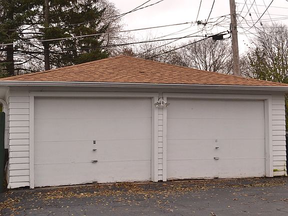2nd image of 10601 W Garfield Ave