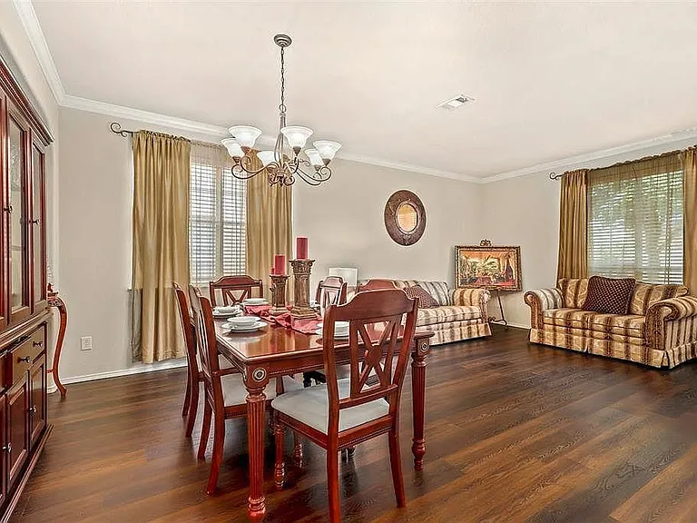 4345 Mountain Crest Dr — Photo 3