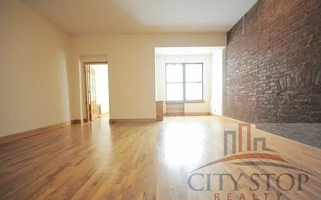 Rented by City Stop Realty | media 20