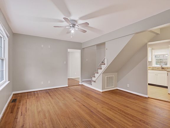 3rd image of 8615 Tidewater Dr