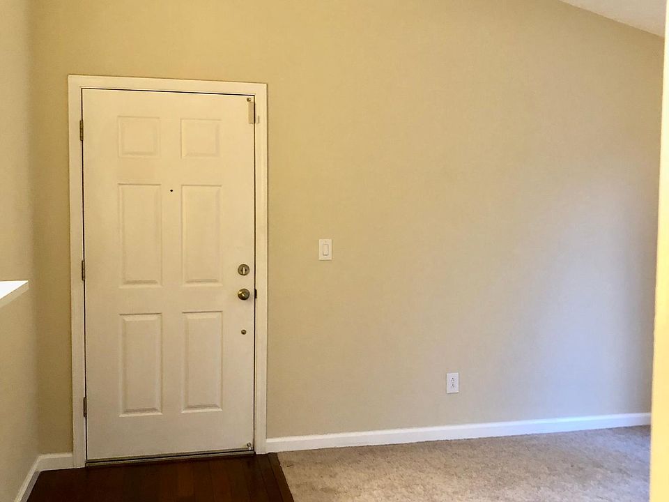 Entry with hardwood