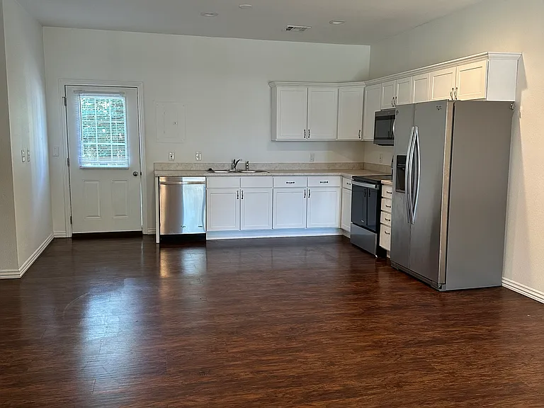 7 Miami Dr — Photo 3
