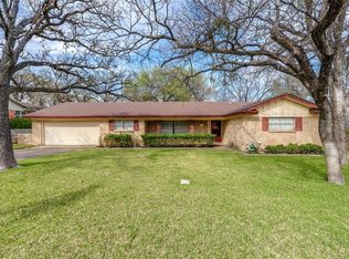 613 King Dr, Bedford, TX 76022