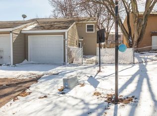 1863 E Creston Ave, Des Moines, IA 50320