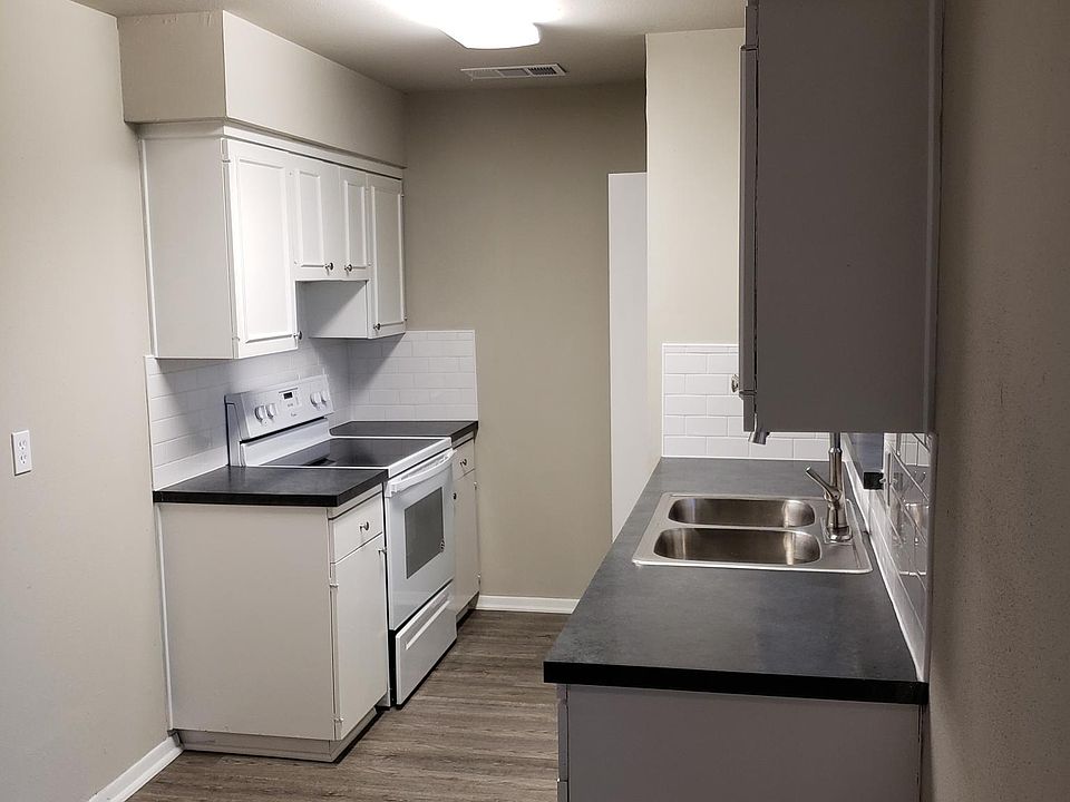 2nd image of 2826 Vera Cruz Dr