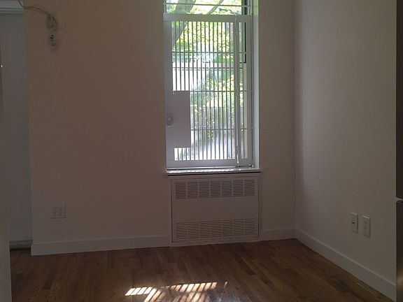 5th image of 28 King St APT 4