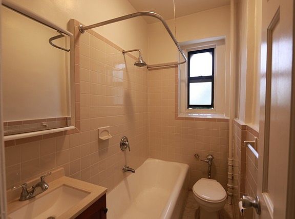 3rd image of 555 Ovington Ave APT 46B