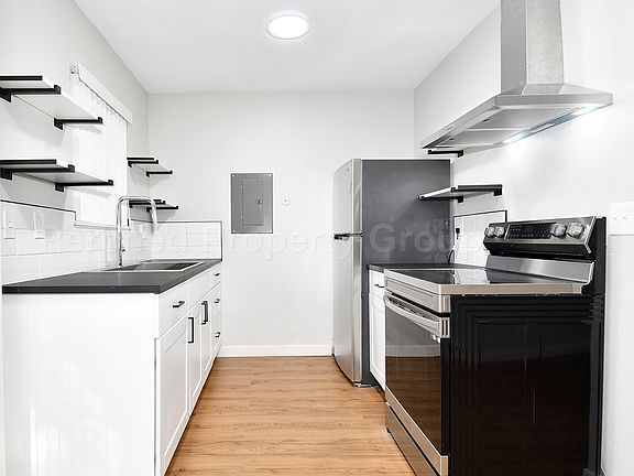 4th image of 15533 NE Glisan St APT 1